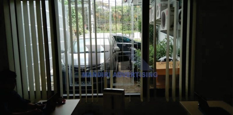 VERTICAL ROLL BLIND 2